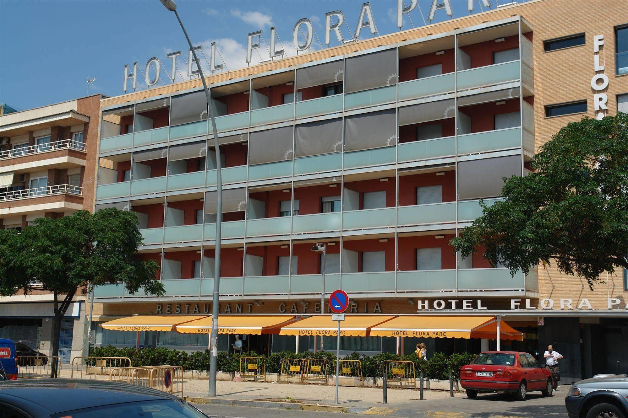 โรงแรมฟลอรา ปาร์ก กาสเตย์เดเฟลส์ ภายนอก รูปภาพ